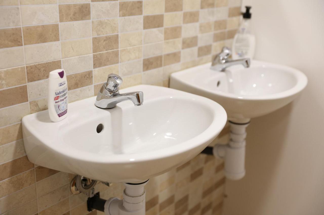 Albergue El Caminante Hostel Portomarin Ngoại thất bức ảnh